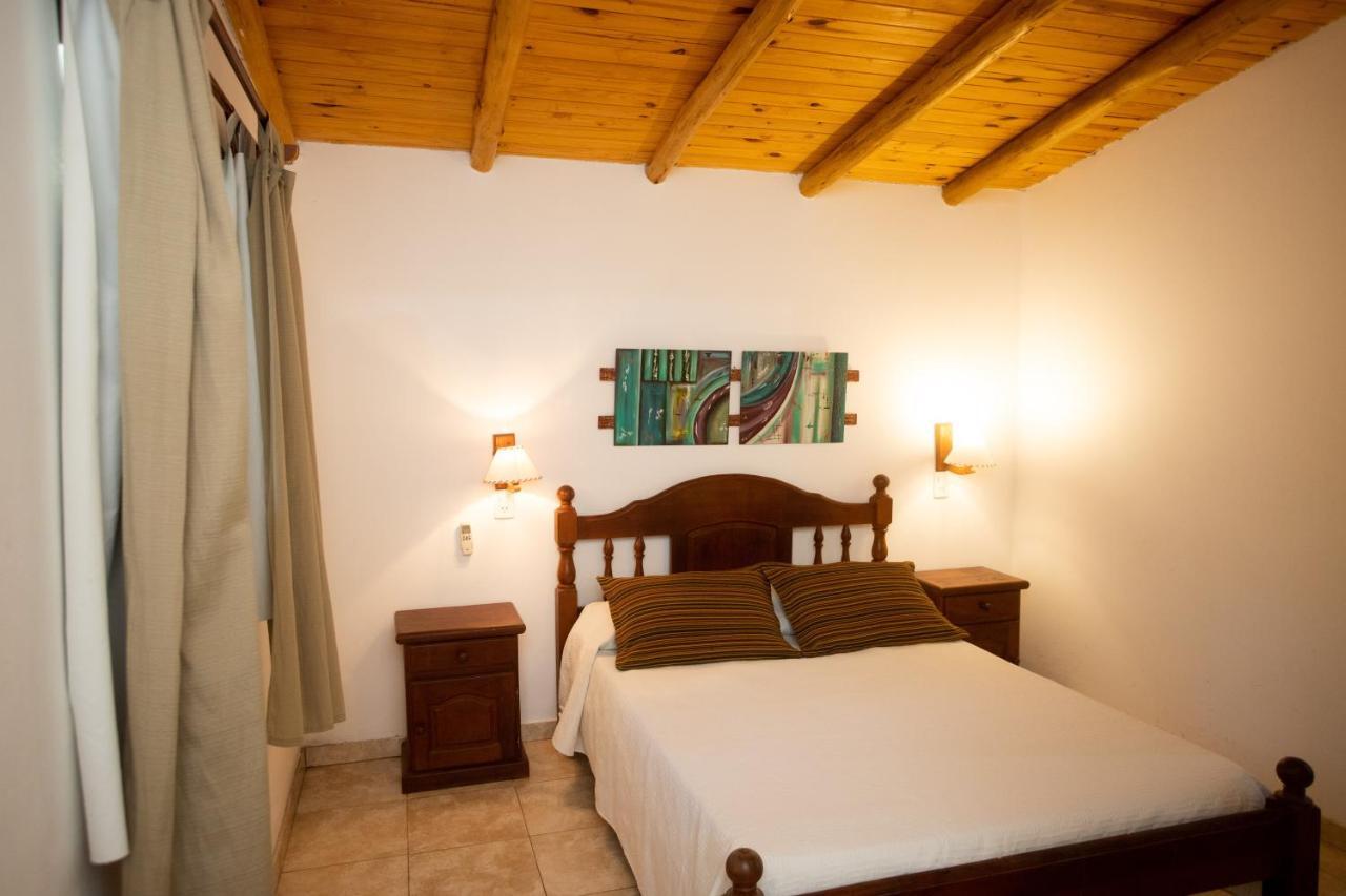 El Vallecito Lodge *